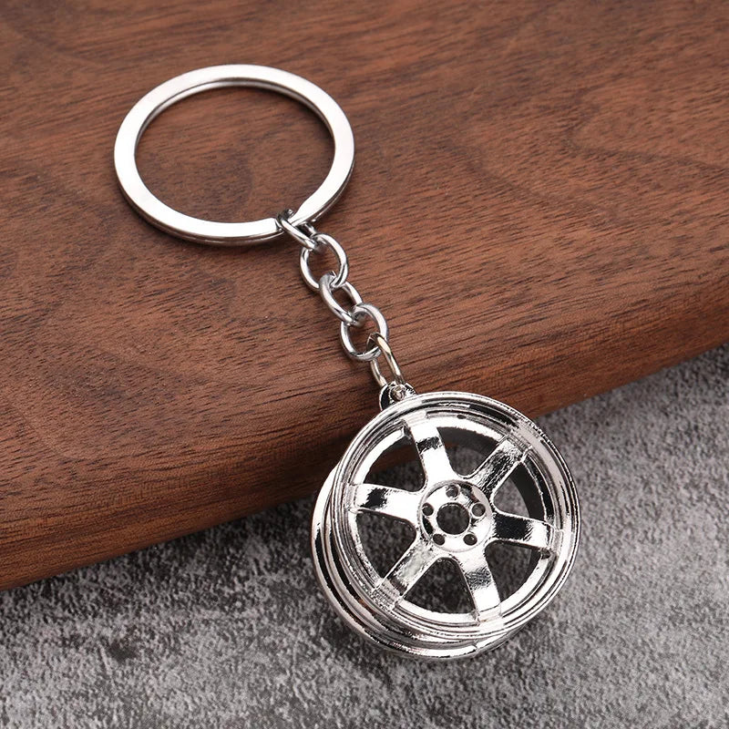 Creative Car Wheel Keychains for Man Simple Metal Hub Pendant Key Ring Jewelry Accessories Gifts